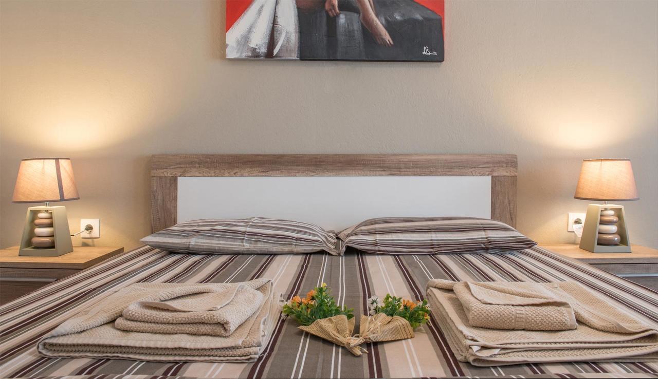 Michalis Apartments Polýgyros Eksteriør bilde