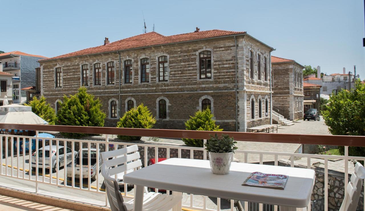 Michalis Apartments Polýgyros Eksteriør bilde
