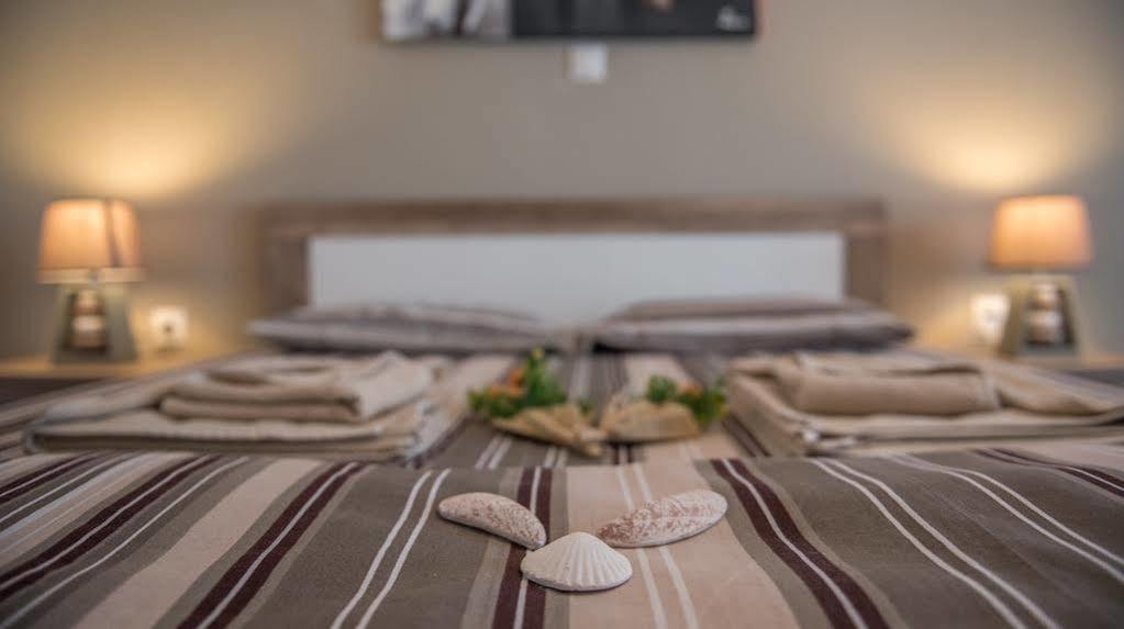 Michalis Apartments Polýgyros Eksteriør bilde