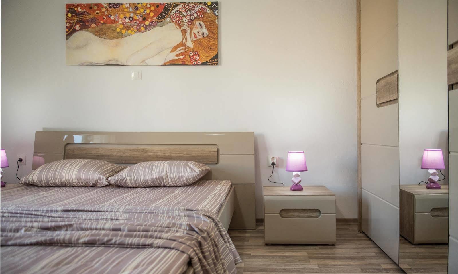Michalis Apartments Polýgyros Eksteriør bilde