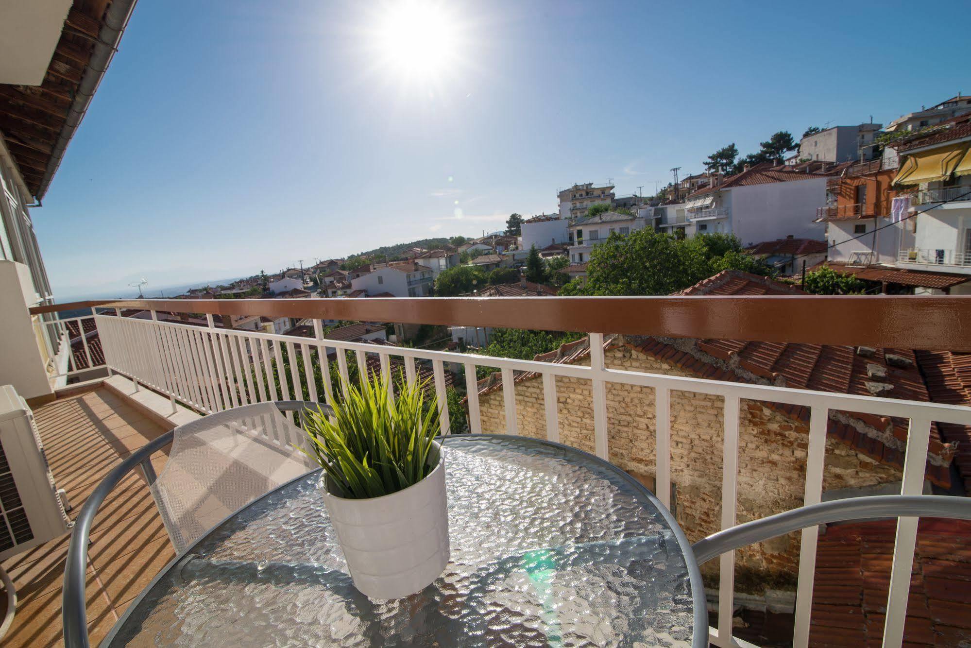 Michalis Apartments Polýgyros Eksteriør bilde
