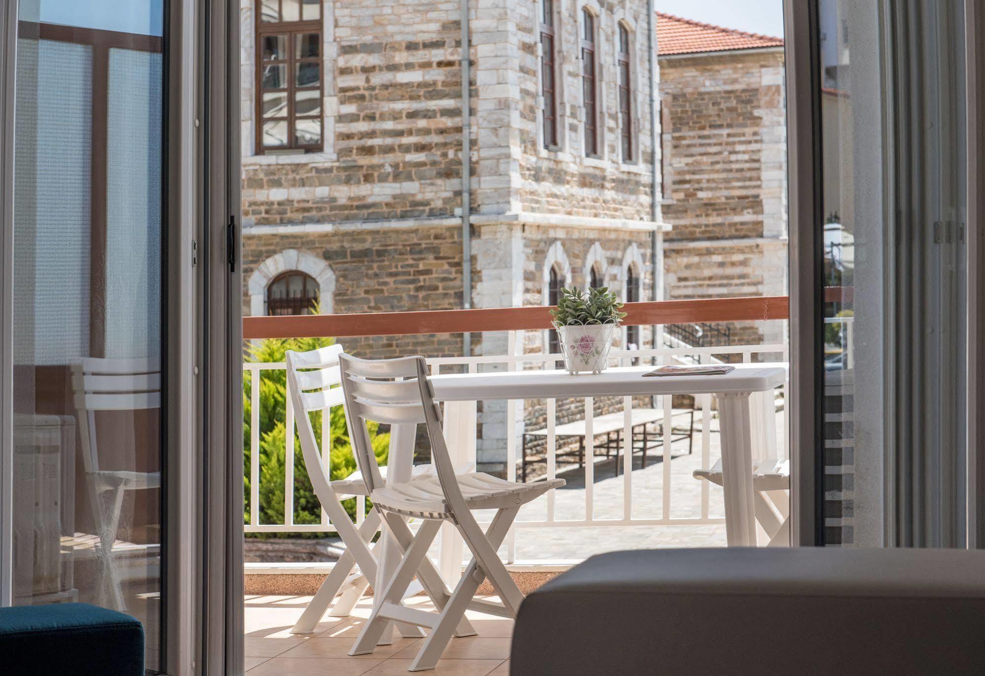Michalis Apartments Polýgyros Eksteriør bilde